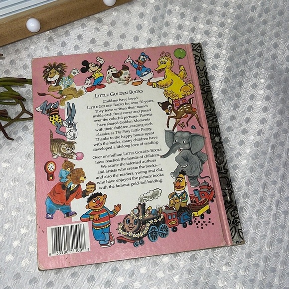Disney &  Pooh: Winnie The Pooh and the Missing Bullhorn -  A Little Golden Book - Picture 3 of 3